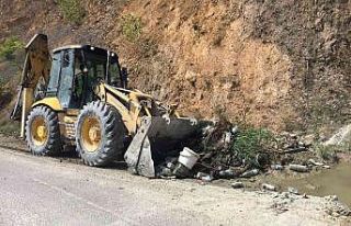 Karayolları selin ardından temizlik yaptı