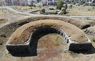 Kars’ta bir tarih gözler önünde yok oluyor