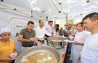 Kaş Belediyesinden aşure ikramı