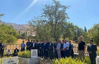 Kaymakam Alimoğlu ilk ziyaretini şehitliğe yaptı