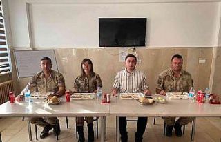 Kaymakam Başar, jandarma ile bir araya geldi