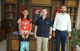 Kaymakam Demirer ve Başkan Altın, Avrupa 3.’sü...