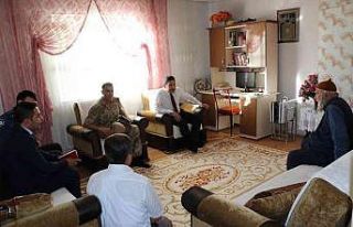 Kaymakam Özçelik’ten şehit ailesine ziyaret