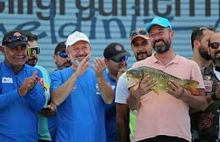 ’Kayseri’nin denizi’ Yamula Barajı’nda Olta...