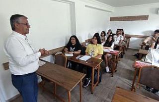 Kemer Belediyesinden ücretsiz üniversiteye hazırlık...