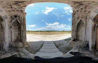 Kervansarayları izledi, Oxford’a ulaştı