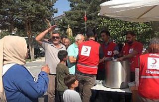 Kızılay Erciş Şubesinden aşure ikramı