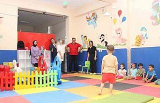 Koca, yaz okullarındaki öğrencilerle buluştu