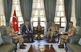 Komutanlardan Vali Soytürk’e ziyaret