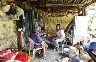 Konyaaltı Belediyesi kapı kapı gezip talepleri...