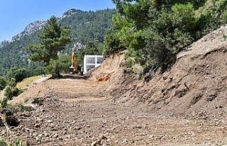 Konyaaltı Belediyesinden Yarbaş Çandır’da yol...
