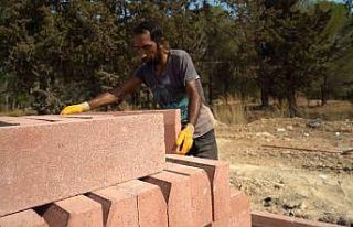 Konyaaltı’nda yol ve kaldırımlara kış bakımı