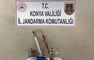 Konya’da kaçak içki imalathanesine çevrilen eve...