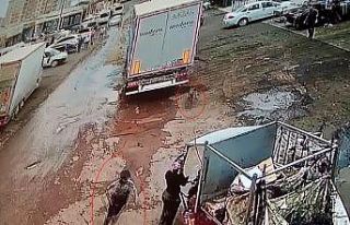 Köpekten kaçan 12 yaşındaki çocuğa araba çarptı:...