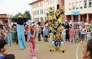 Körfez’de çocuklar şenlikle eğleniyor