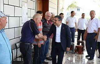 Köyleri tek tek geziyor sorunları yerinde dinliyor