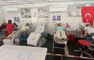 Kulp’ta kan bağışı kampanyasında 105 ünite...