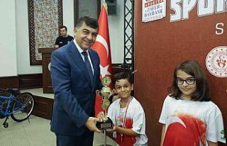 Kupalar 46. kez şampiyonların elinde havalandı