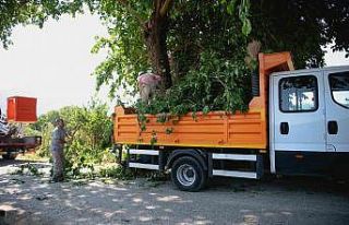 Kuşadası Belediyesi ekipleri ilçede çalışmalarını...