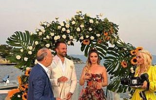 Kuşadası’nda düğün gibi nişan töreni