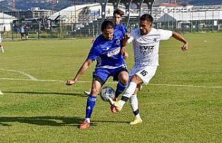 Kuşadasıspor hazırlık maçında Fethiyespor’u...