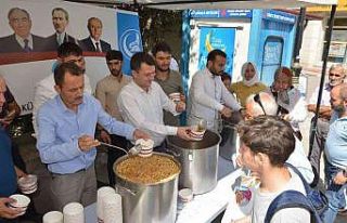 Kütahya Ülkü Ocakları’ndan aşure ikramı