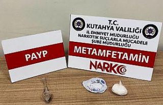 Kütahya’da iki kişinin üzerinde uyuşturucu çıktı