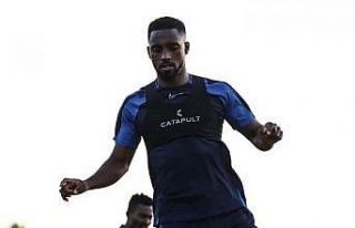 Lionel Carole takıma katıldı