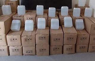 Litrelerce kaçak etil alkolle yakalandı