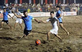 Manavgat’ta plaj futbolu heyecanı başladı