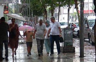 Manisa’da yağmur ve dolu etkili oldu