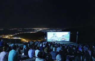 Mardin’de açık hava sinema keyfi başladı