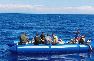 Marmaris’te 18 düzensiz göçmen kurtarıldı