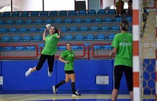 Mavi Kelebekler parkeye indi