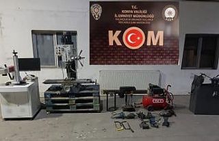 Merdiven altı silah imalathanesinden cephanelik çıktı