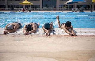 Mersin’de 4 bin kişi yüzmeyi öğrendi