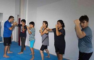 Mersin’de Kick Boks Kursu devam ediyor