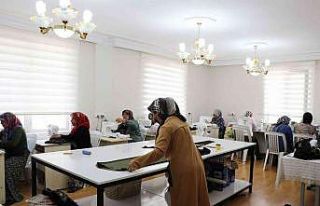 Meslek öğrenen kadınlar ev ekonomilerine katkı...