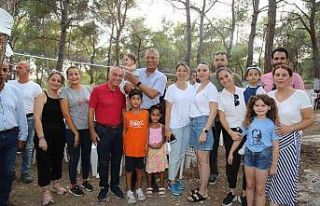 Mezitli Belediyesi çalışanlarından piknikli kutlama