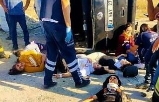 Minibüs işçi servisiyle çarpıştı: 8 yaralı