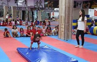 Minik şampiyonlar Melikgazi Jimnastik Kursu’nda...