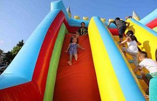 Minikler, oyun parkurunda doyasıya eğlendi