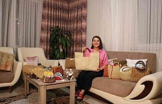 Misafir odasını atölyeye çevirdi