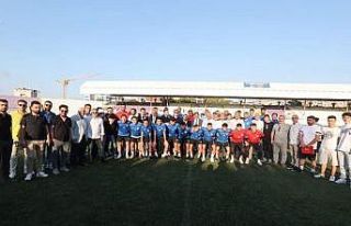 Mor menekşeler, sezonu dualarla açtı