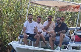 Muğlaspor futbolcuları tekne turu ile moral buldu