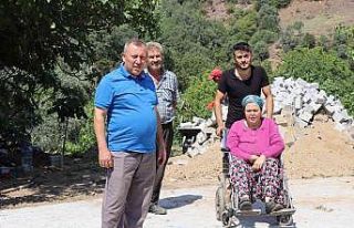 Nazilli Belediyesi engelli Şimşek’in evinin yolunu...