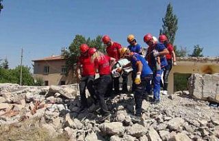 Niğde’de gerçeği aratmayan deprem tatbikatı