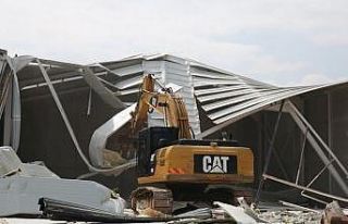 Nilüfer’de kaçak yapılar yıkılıyor