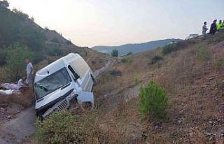 Nişandan dönerken minibüsleri sulama kanalına...