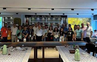 O vakıfa öğrencilerden çıkarma